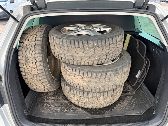 Volkswagen Passat 18 of 19