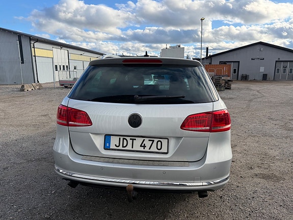 Volkswagen Passat 10 of 22