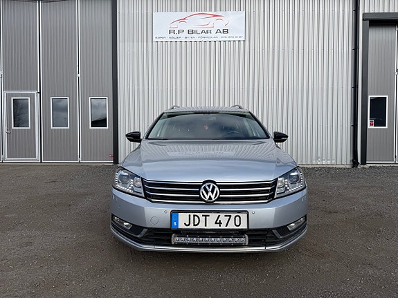 Volkswagen Passat 4 of 19