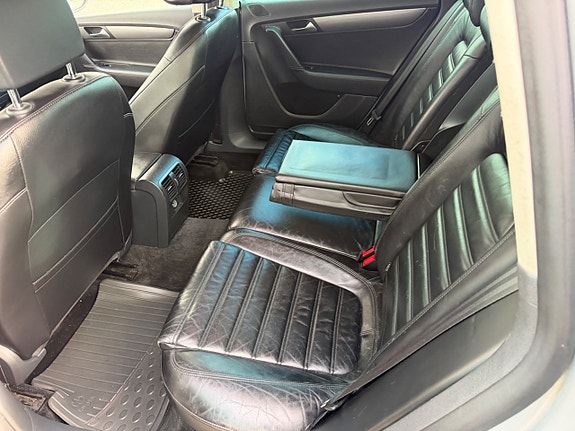 Volkswagen Passat 15 of 22
