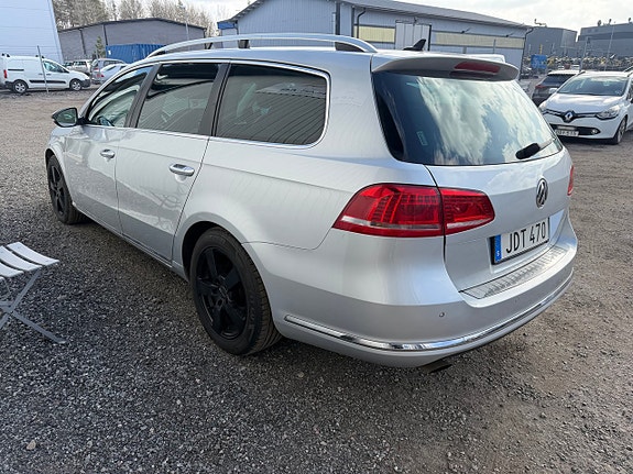 Volkswagen Passat 13 of 19