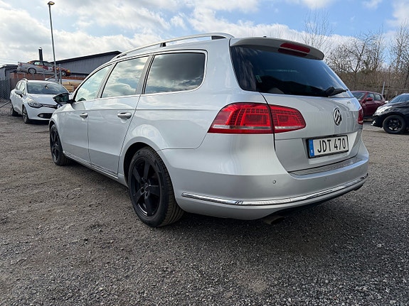 Volkswagen Passat 12 of 19