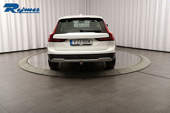 Volvo V90 Cross Country 21 of 27