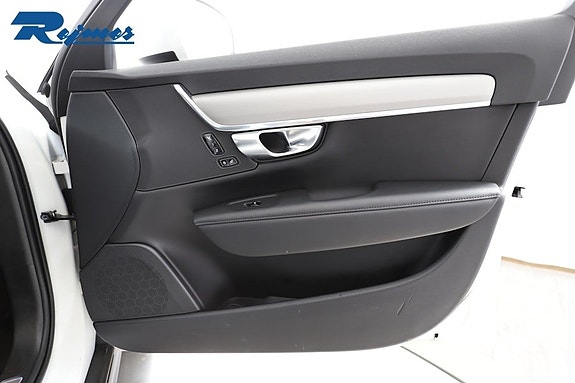 Volvo V90 Cross Country 14 of 27