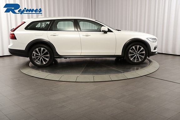 Volvo V90 Cross Country 27 of 27