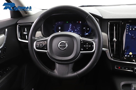Volvo V90 Cross Country 4 of 5