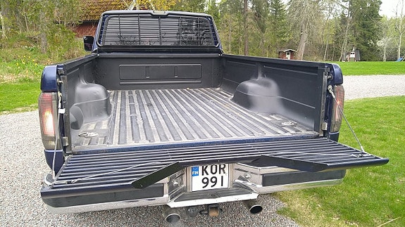 Ford F-250 6 of 9
