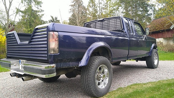 Ford F-250 9 of 9
