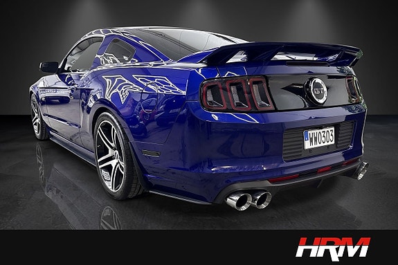 Ford Mustang 3 of 5