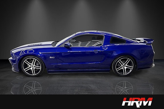 Ford Mustang 2 of 5