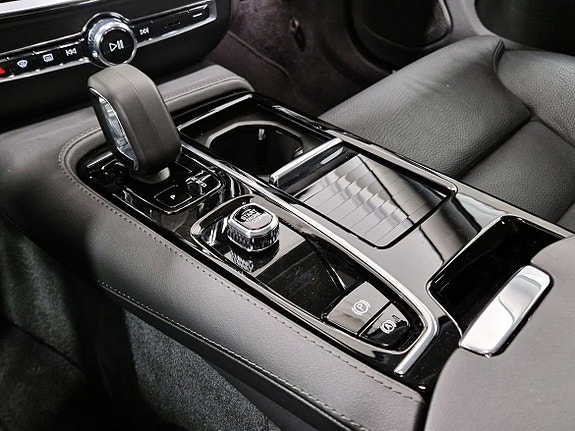 Volvo V60 12 of 16