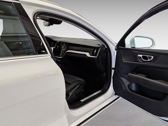 Volvo V60 14 of 16