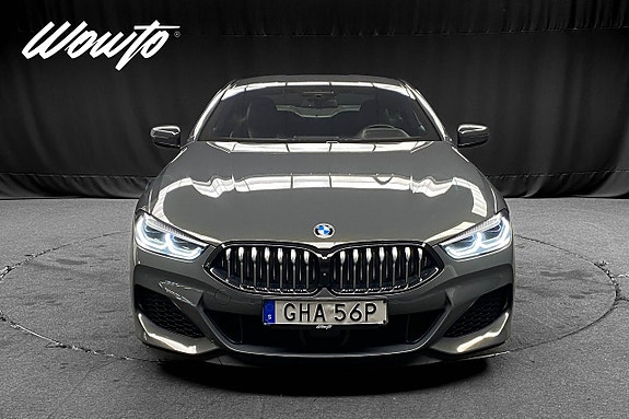 BMW M850i 2 of 5