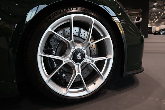 Porsche 911 GT3 12 of 24