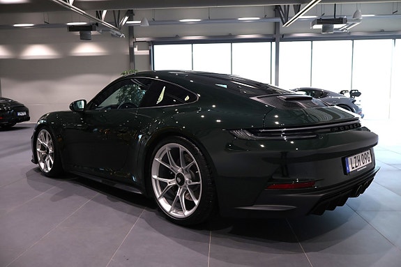 Porsche 911 GT3 9 of 24