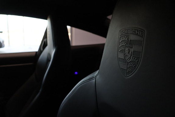 Porsche 911 GT3 16 of 24