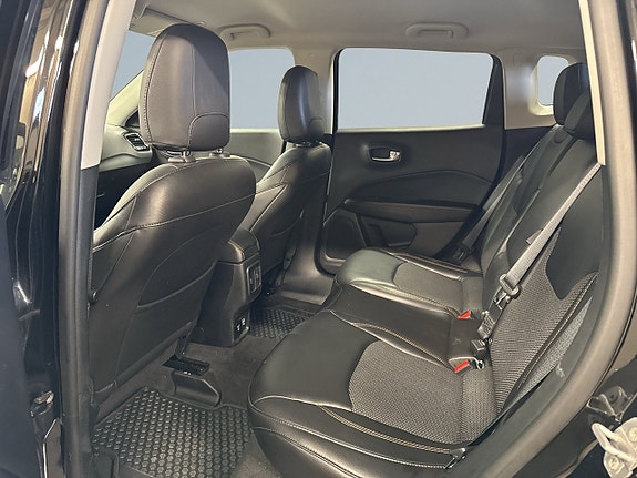 Jeep Compass 13 of 21