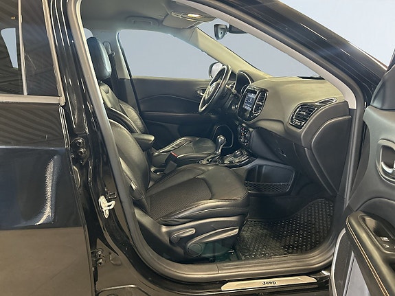 Jeep Compass 10 of 21