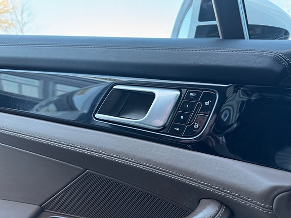 Porsche Panamera 4S 12 of 30
