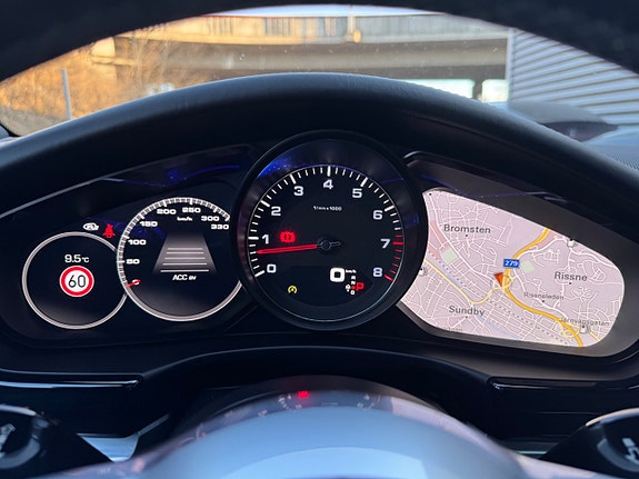 Porsche Panamera 4S 19 of 30