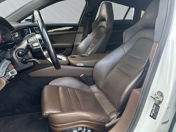 Porsche Panamera 4S 10 of 30