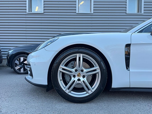 Porsche Panamera 4S 6 of 30