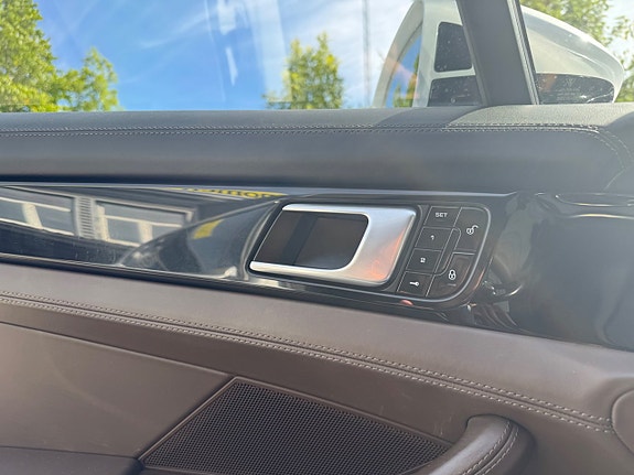 Porsche Panamera 4S 21 of 30