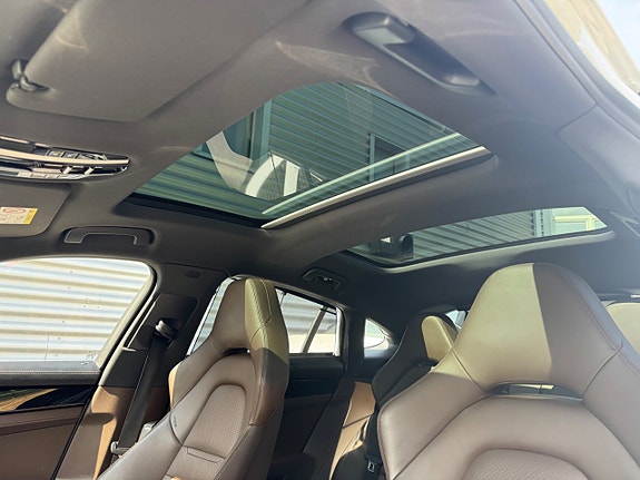 Porsche Panamera 4S 25 of 30