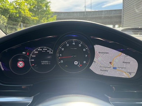 Porsche Panamera 4S 29 of 30