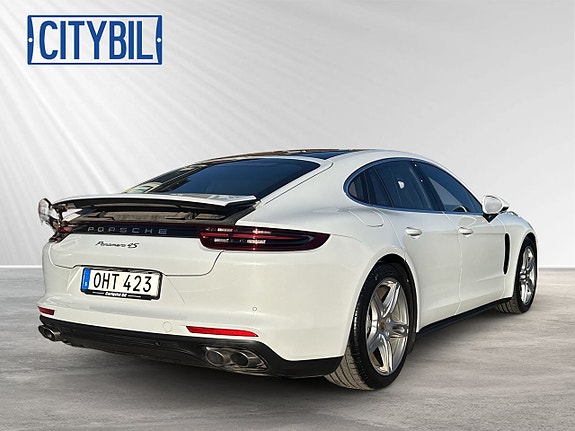 Porsche Panamera 4S 2 of 5