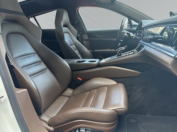 Porsche Panamera 4S 15 of 30