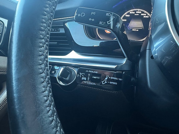 Porsche Panamera 4S 18 of 30