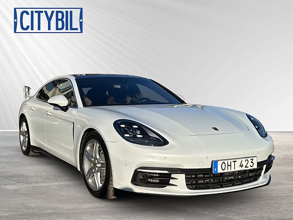 Porsche Panamera 4S 3 of 5