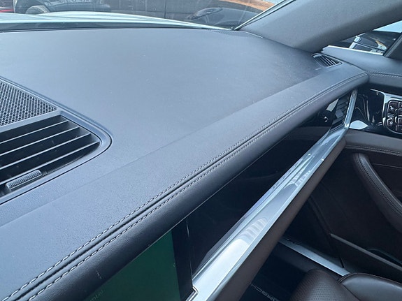 Porsche Panamera 4S 16 of 30