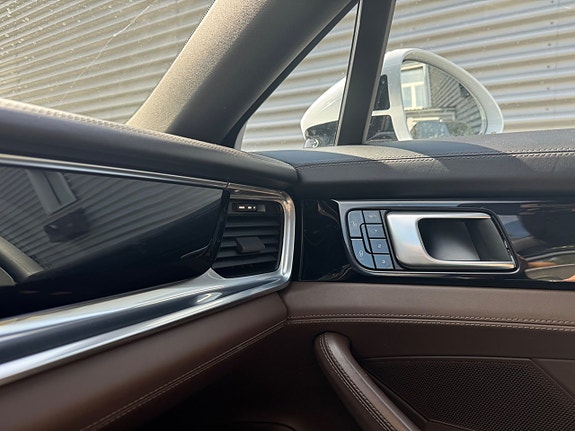 Porsche Panamera 4S 23 of 30
