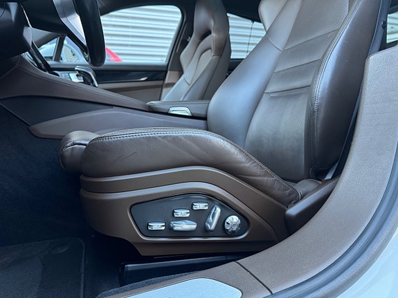 Porsche Panamera 4S 11 of 30