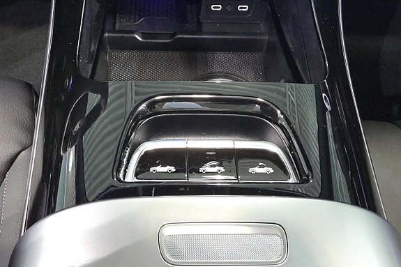 Mercedes-Benz CLE200 13 of 16