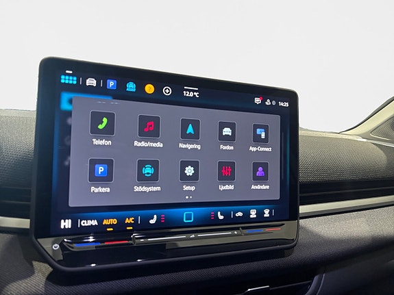 Volkswagen T-Roc 13 of 14