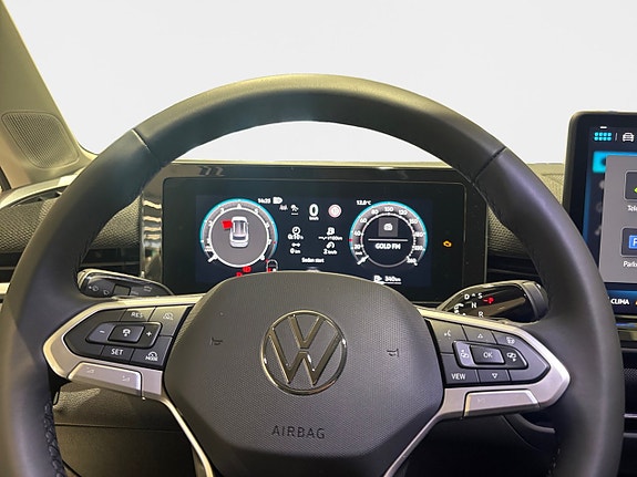 Volkswagen T-Roc 14 of 14