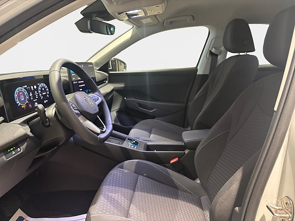 Volkswagen T-Roc 9 of 14