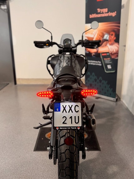 Royal Enfield Himalayan 450 Mana Black 3 of 5