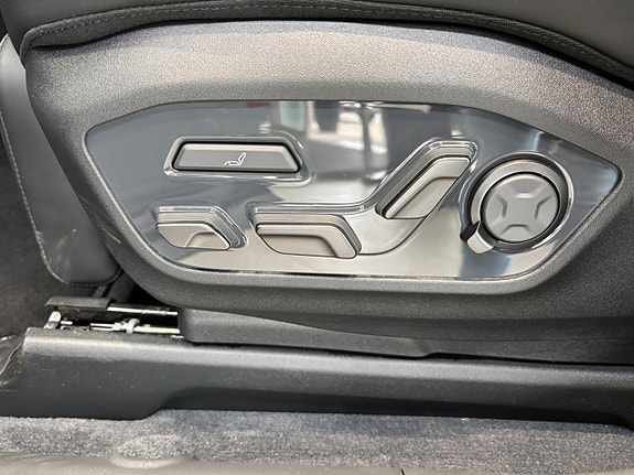 Kia EV9 4 of 13