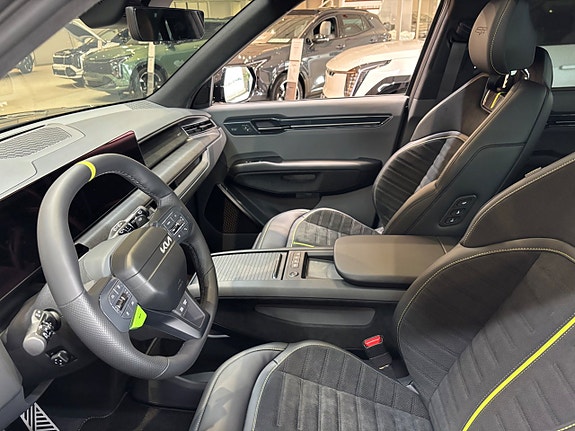 Kia EV9 3 of 13