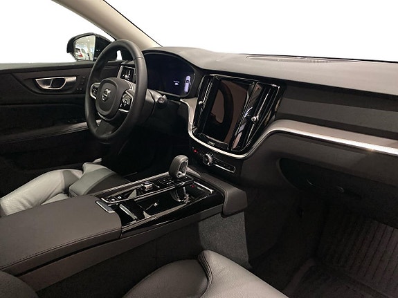 Volvo V60 4 of 15