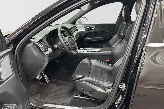 Volvo XC60 4 of 5