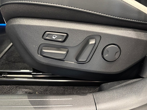 Kia EV6 4 of 11