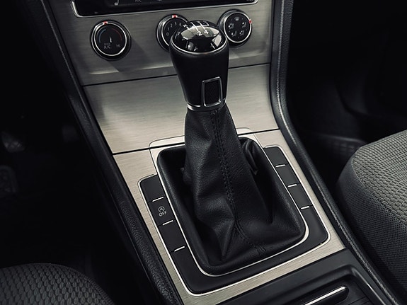 Volkswagen Golf VII 15 of 24