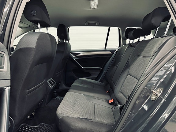 Volkswagen Golf VII 12 of 24