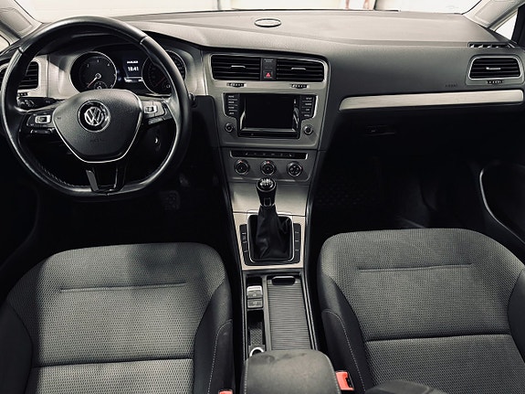 Volkswagen Golf VII 13 of 24