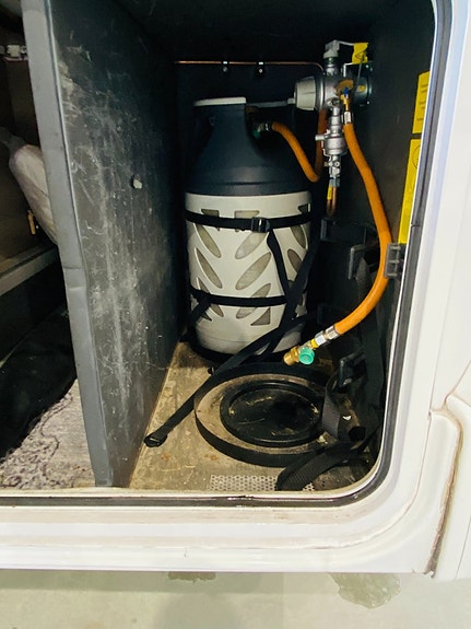 Kabe TMX 780 LB /AC bodel/Dragkrok/Solcell/Automat 150hk/Ugn/Taksäng 24 of 27